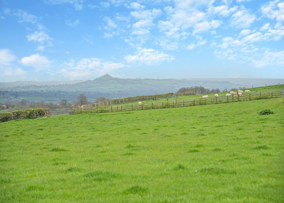 Midsomer Lodges Pilton Экстерьер фото